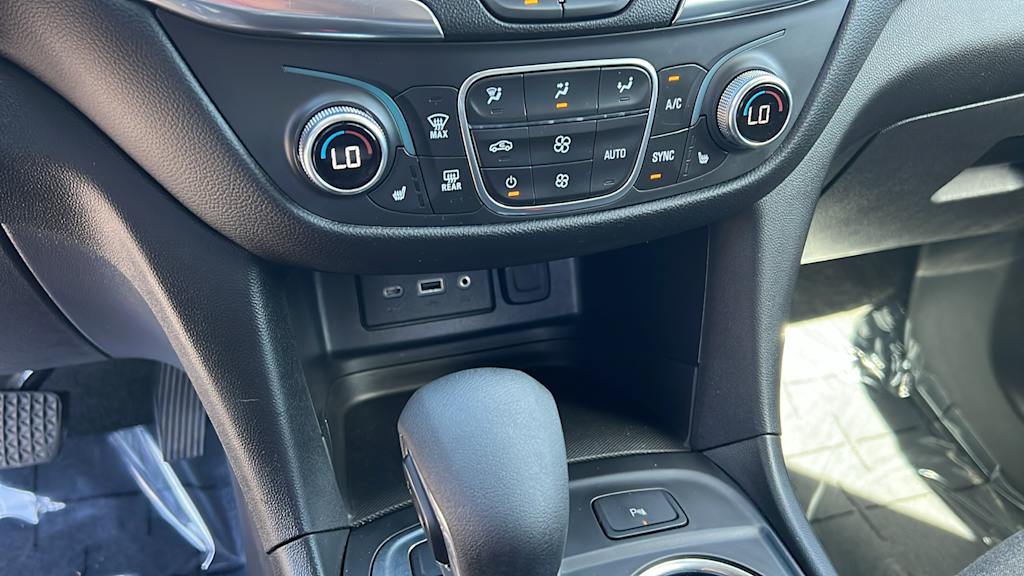 Thumbnail: 2024 Chevrolet Equinox - 23