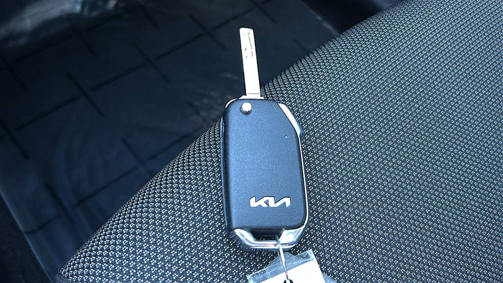 Thumbnail: 2023 Kia Forte - 17