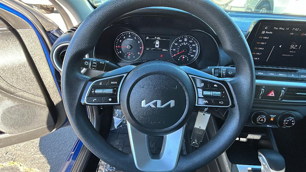 Thumbnail: 2023 Kia Forte - 9