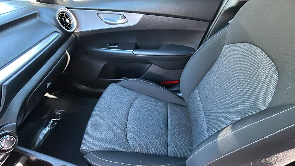 Thumbnail: 2023 Kia Forte - 11