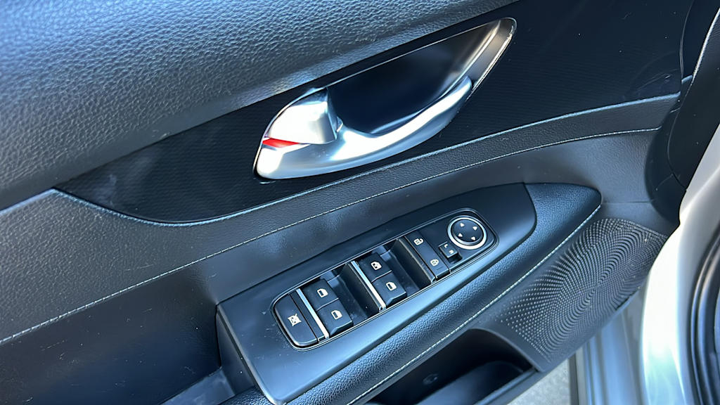 Thumbnail: 2023 Kia Forte - 13