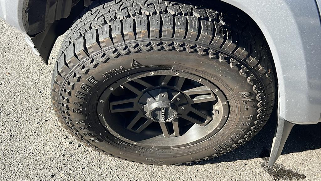 Thumbnail: 2018 Toyota Tacoma - 5