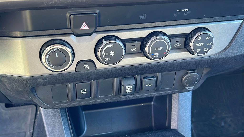 Thumbnail: 2020 Toyota Tacoma - 17