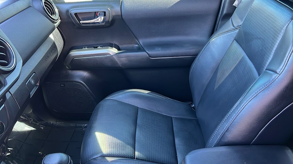 Thumbnail: 2019 Toyota Tacoma - 11