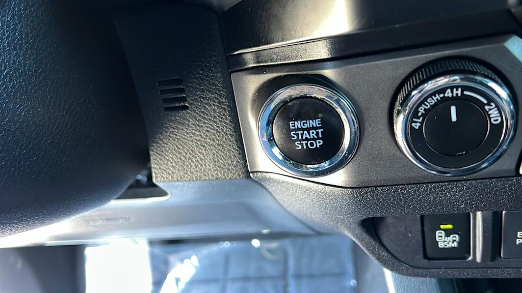 Thumbnail: 2019 Toyota Tacoma - 24