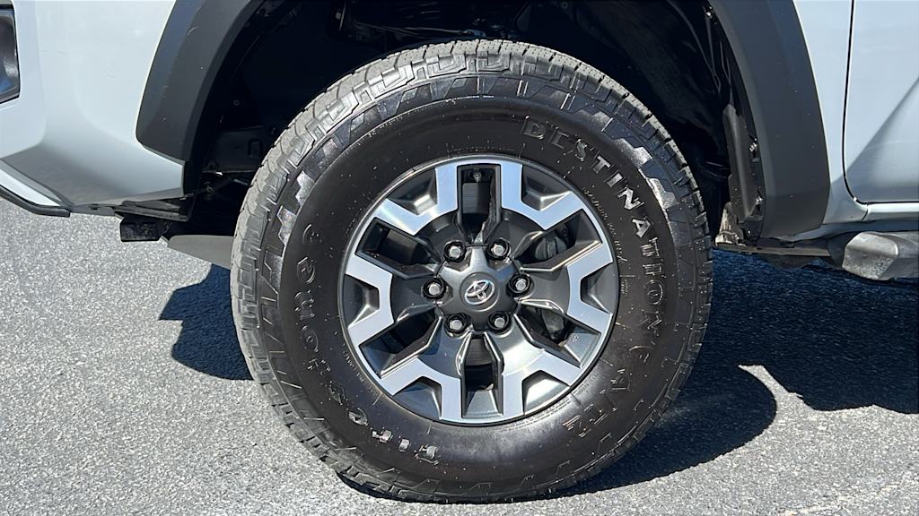 Thumbnail: 2019 Toyota Tacoma - 8