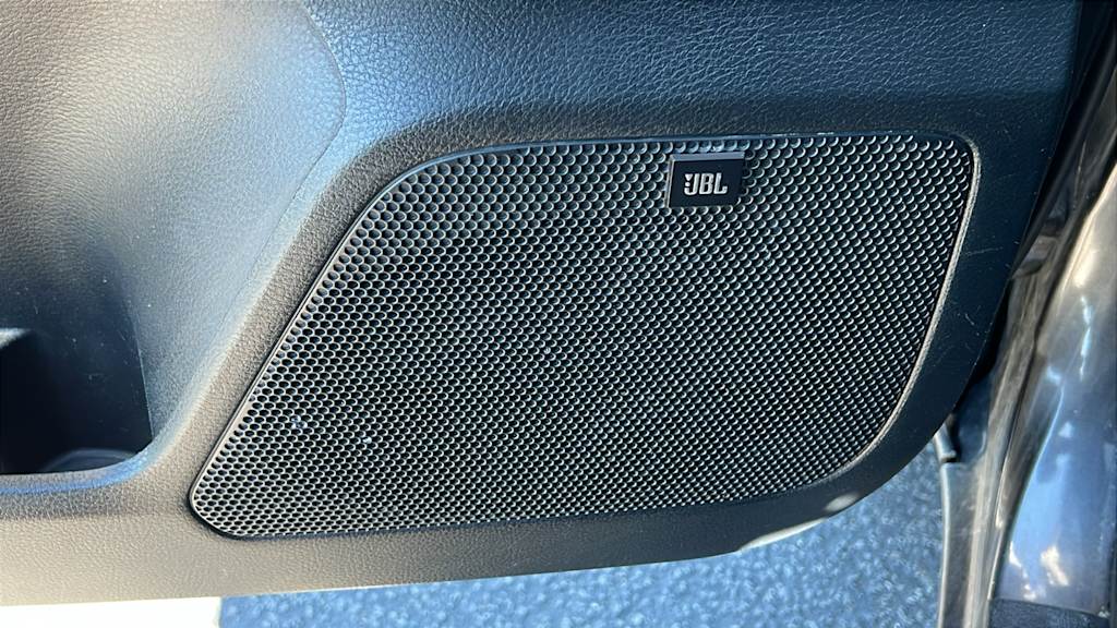 Thumbnail: 2017 Toyota Tacoma - 32