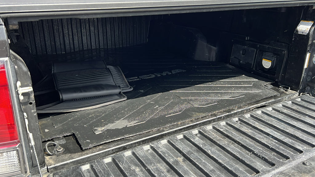 2016 Toyota Tacoma Limited 16