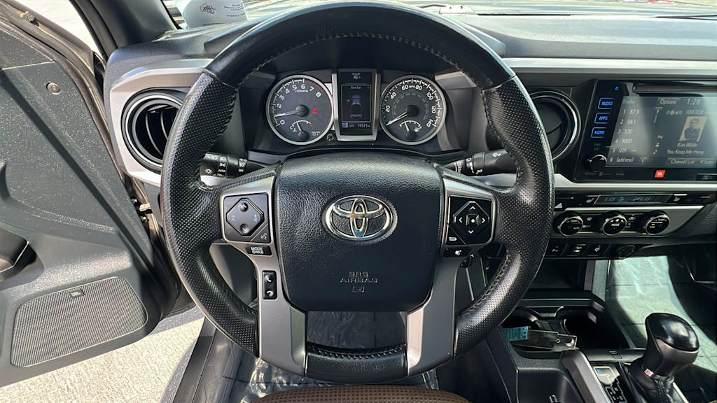2016 Toyota Tacoma Limited 8