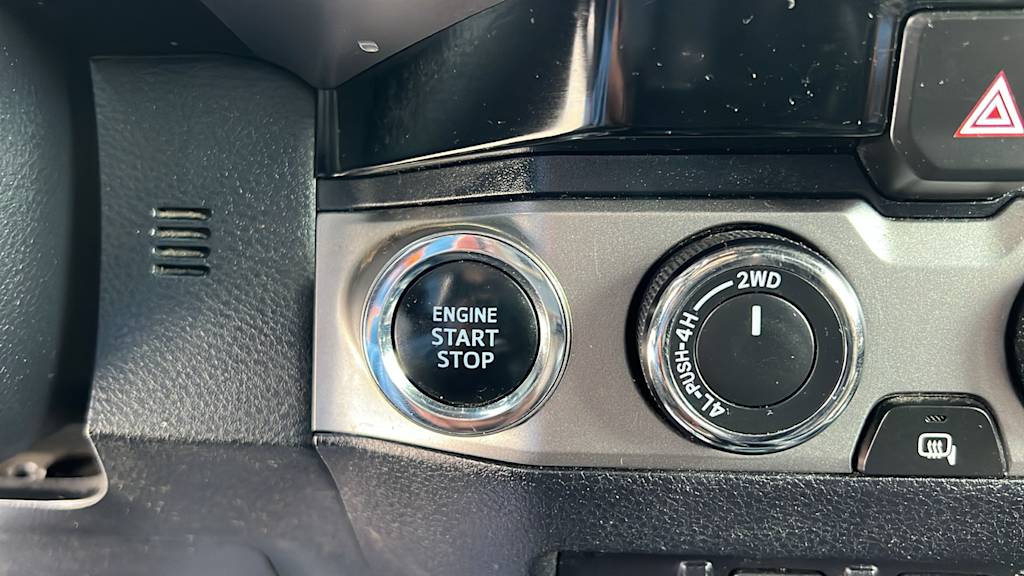 2016 Toyota Tacoma Limited 24