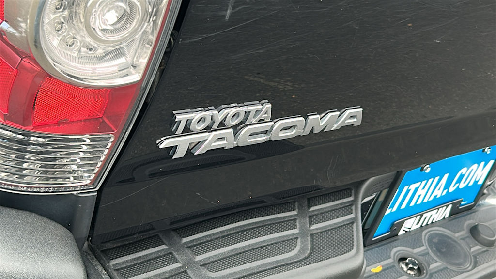 Thumbnail: 2013 Toyota Tacoma - 6