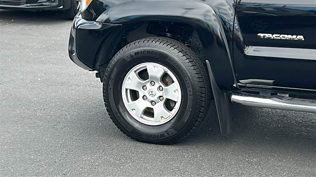 Thumbnail: 2013 Toyota Tacoma - 7