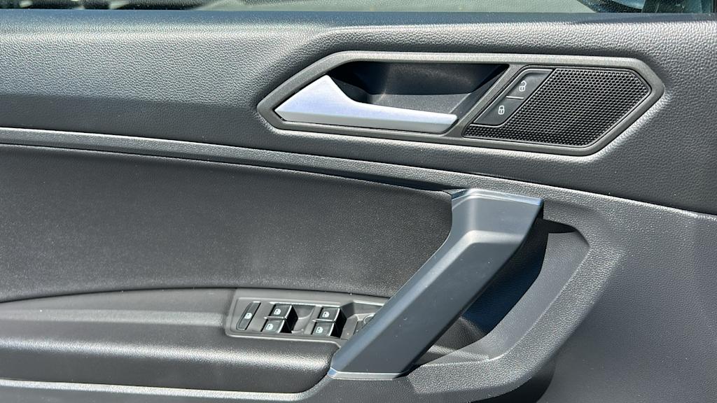 Thumbnail: 2020 Volkswagen Tiguan - 27