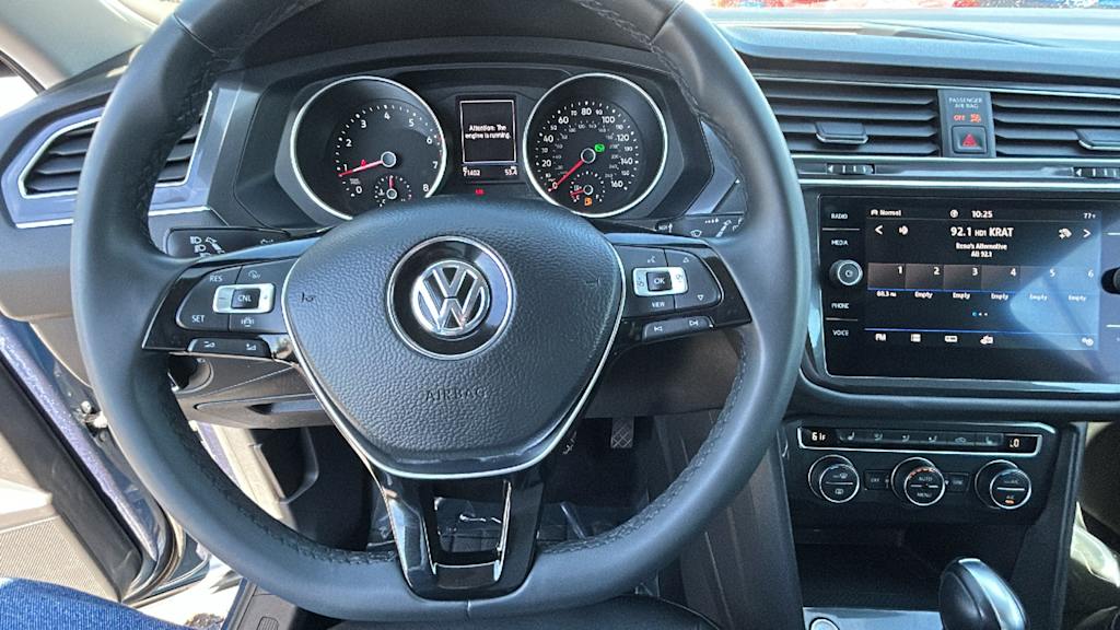 Thumbnail: 2020 Volkswagen Tiguan - 9