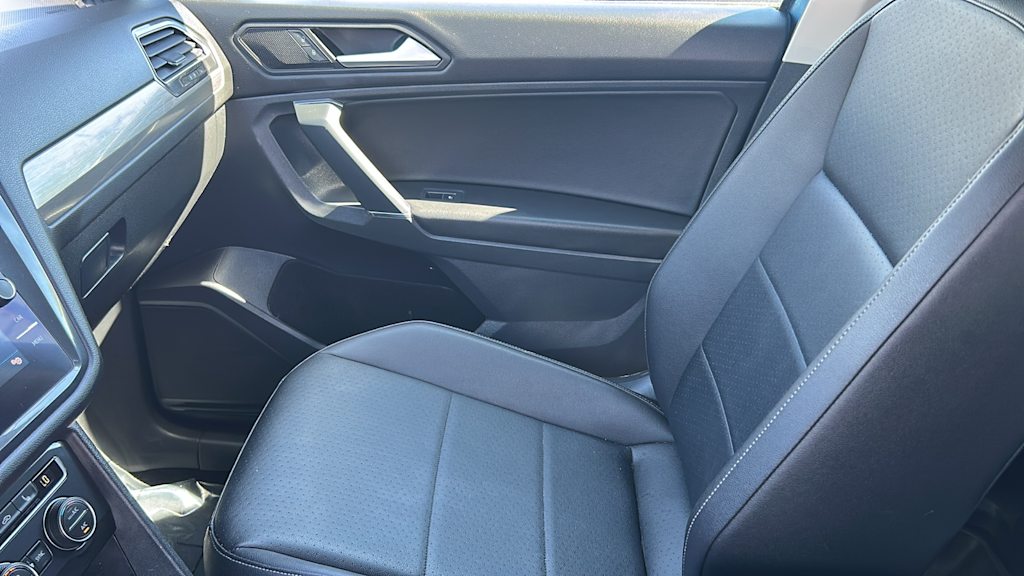 Thumbnail: 2020 Volkswagen Tiguan - 11