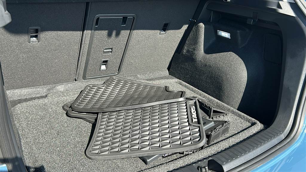 Thumbnail: 2025 Volkswagen Taos - 10