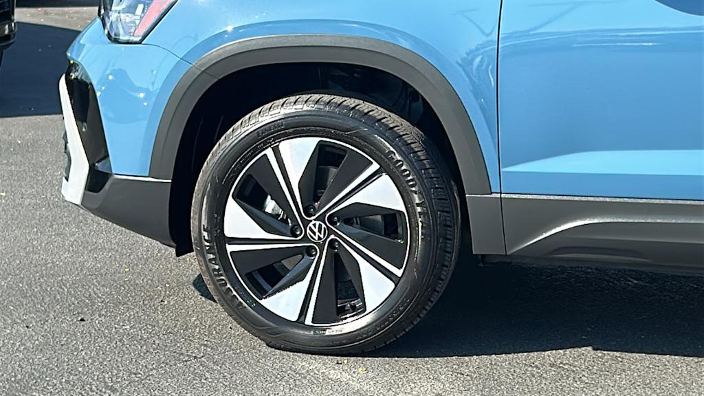 Thumbnail: 2025 Volkswagen Taos - 7