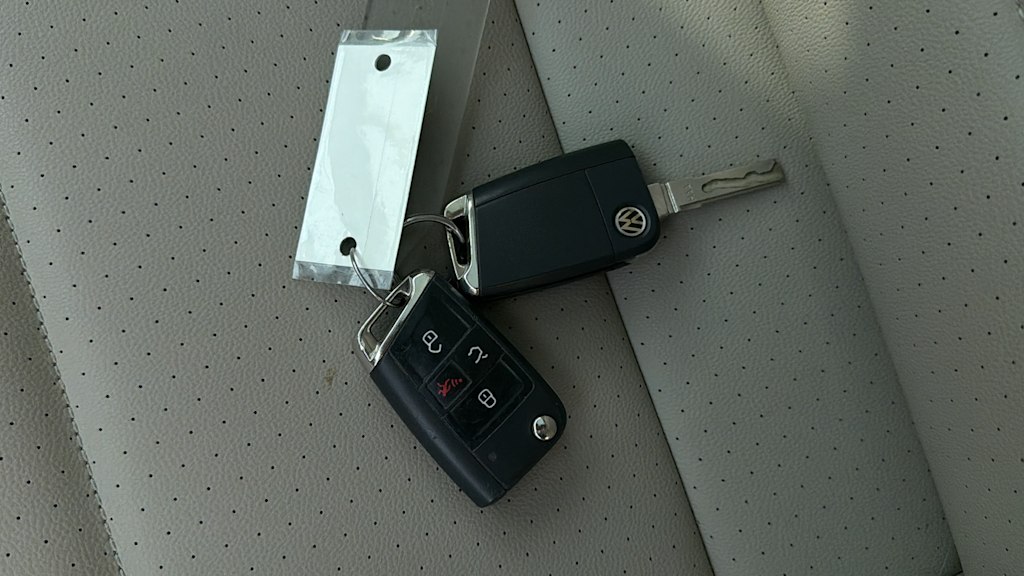 Thumbnail: 2017 Volkswagen Golf - 18