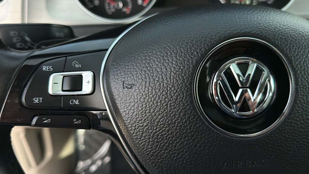 Thumbnail: 2017 Volkswagen Golf - 26