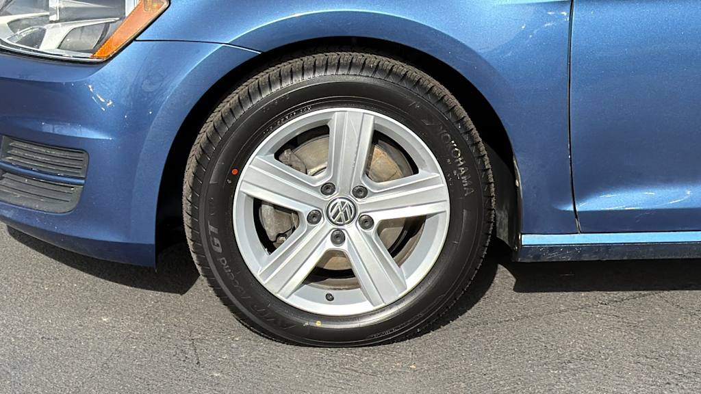 Thumbnail: 2017 Volkswagen Golf - 8