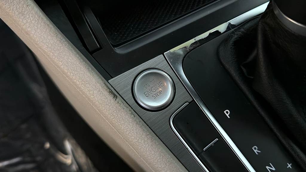 Thumbnail: 2017 Volkswagen Golf - 25