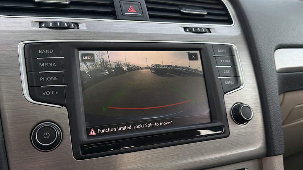 Thumbnail: 2017 Volkswagen Golf - 24