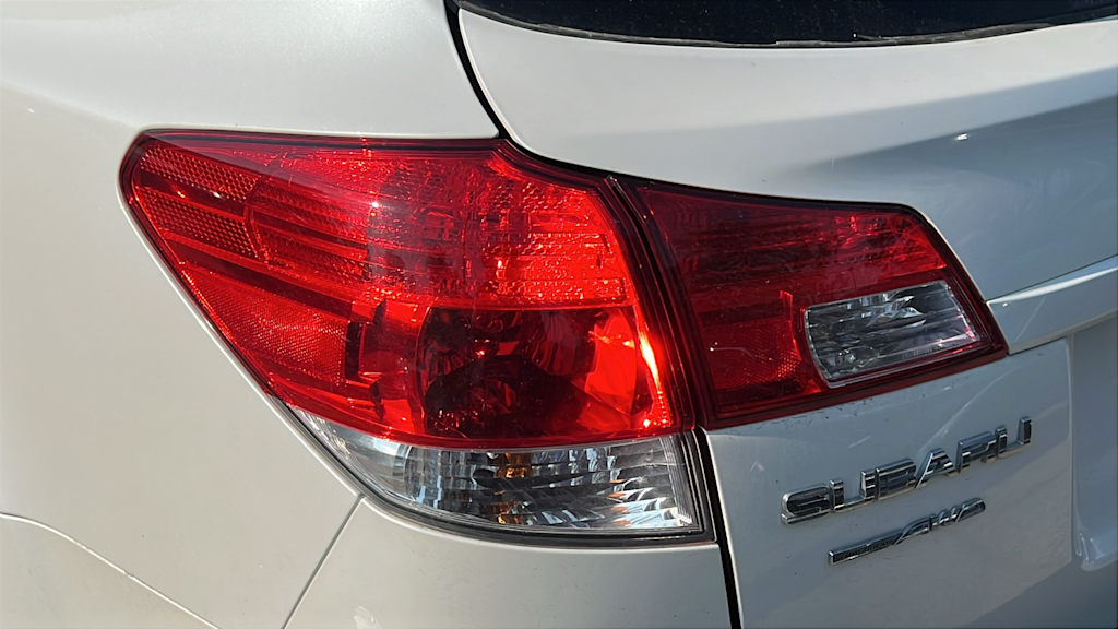 Thumbnail: 2010 Subaru Outback - 16