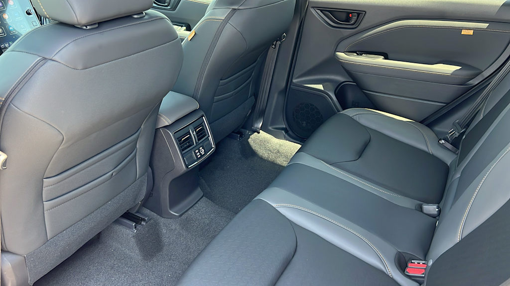 Thumbnail: 2026 Subaru Forester - 12