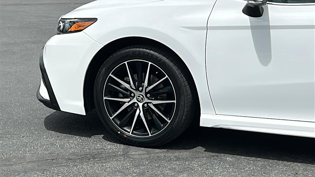Thumbnail: 2022 Toyota Camry - 8