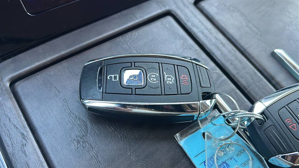 Thumbnail: 2019 Lincoln Navigator L - 16