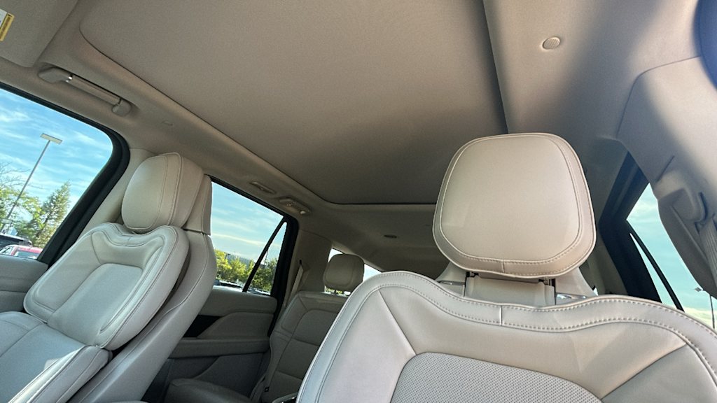 Thumbnail: 2019 Lincoln Navigator L - 21