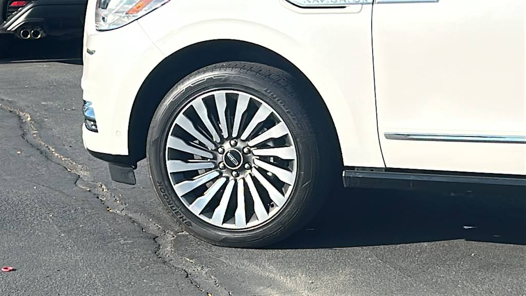 Thumbnail: 2019 Lincoln Navigator L - 8