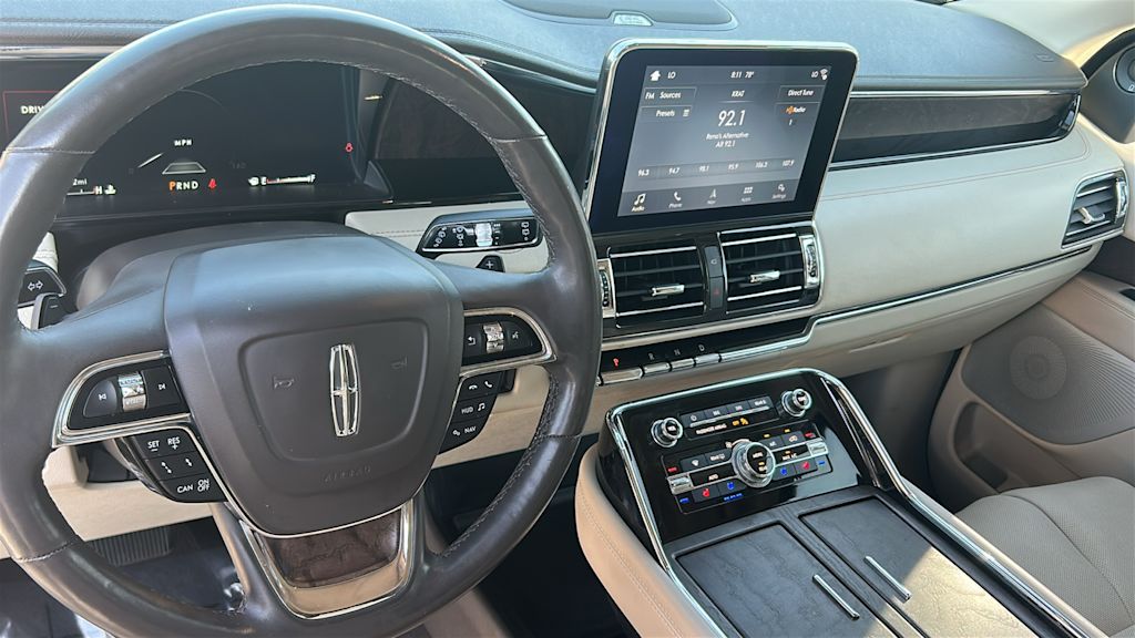 Thumbnail: 2019 Lincoln Navigator L - 2