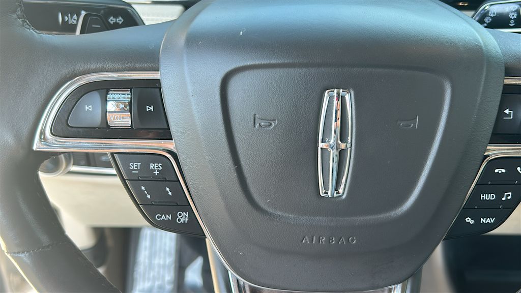 Thumbnail: 2019 Lincoln Navigator L - 26