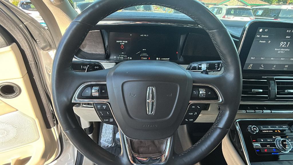 Thumbnail: 2019 Lincoln Navigator L - 10