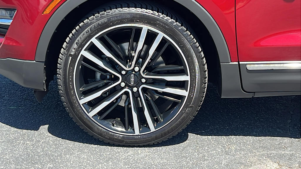 Thumbnail: 2017 Lincoln MKC - 8