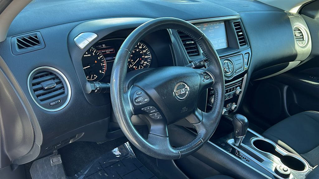 Thumbnail: 2017 Nissan Pathfinder - 2