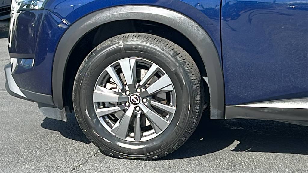 Thumbnail: 2022 Nissan Pathfinder - 8