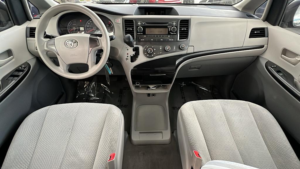 2012 Toyota Sienna LE 10