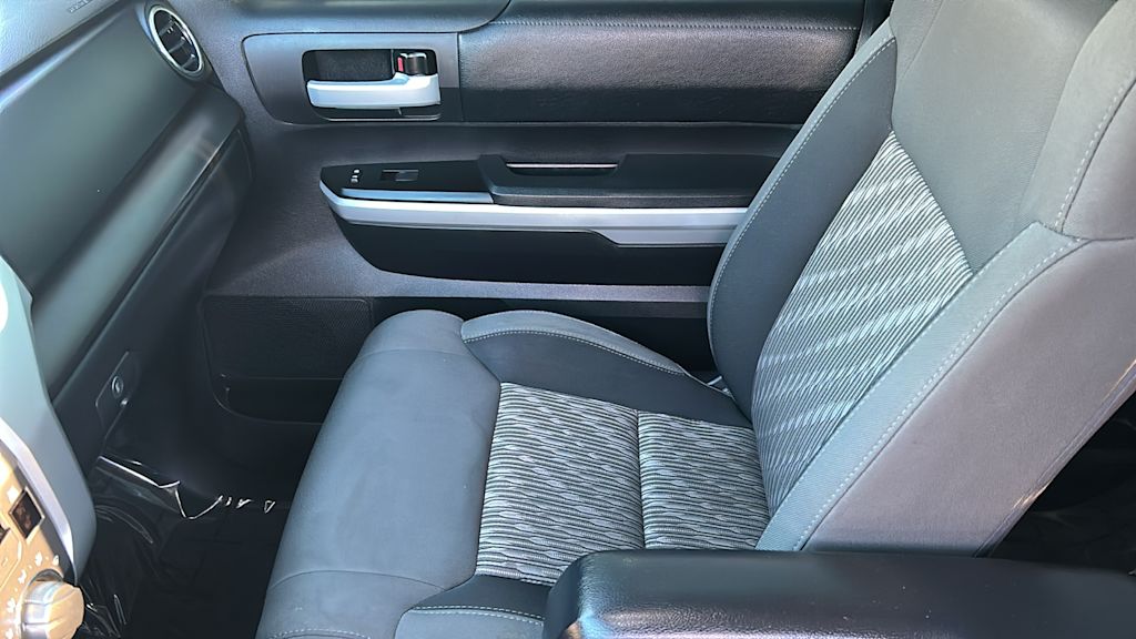 Thumbnail: 2018 Toyota Tundra - 11