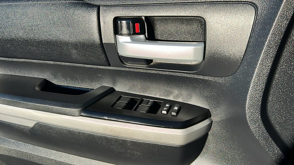 Thumbnail: 2018 Toyota Tundra - 26