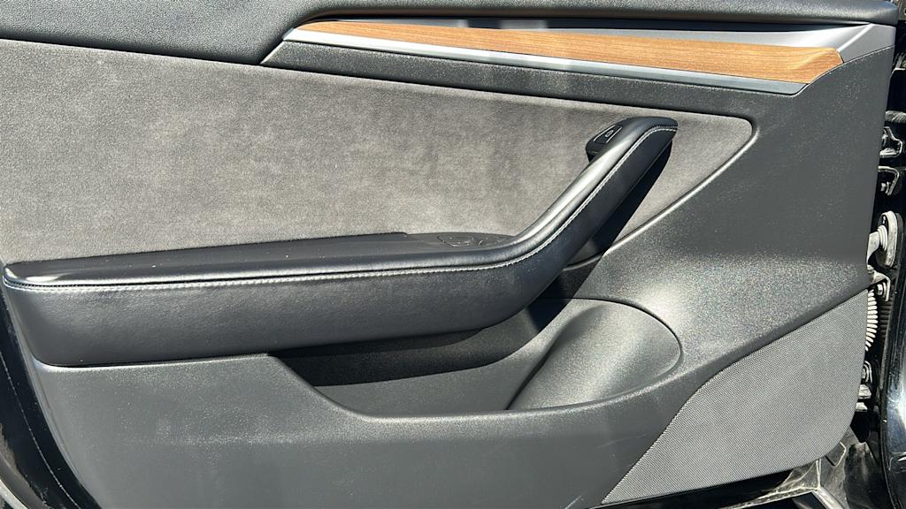 Thumbnail: 2022 Tesla Model 3 - 27