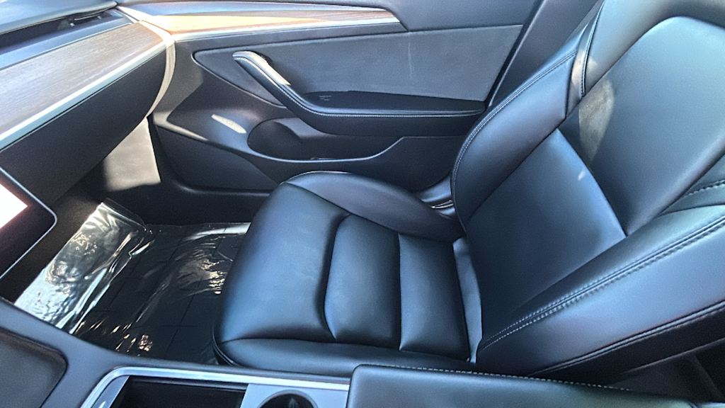 Thumbnail: 2022 Tesla Model 3 - 11