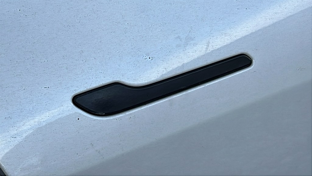 Thumbnail: 2023 Tesla Model Y - 17