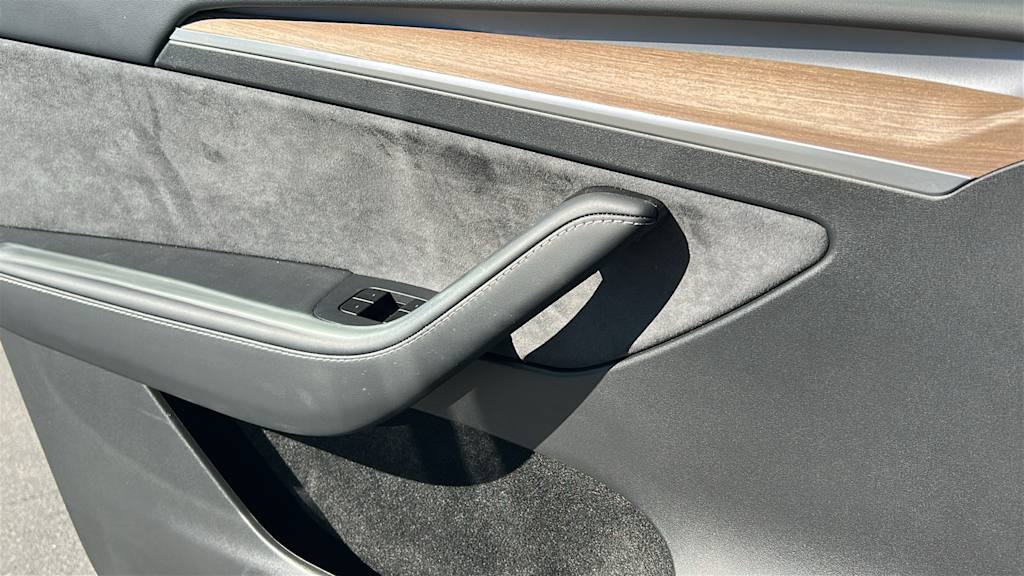 Thumbnail: 2025 Tesla Model Y - 25