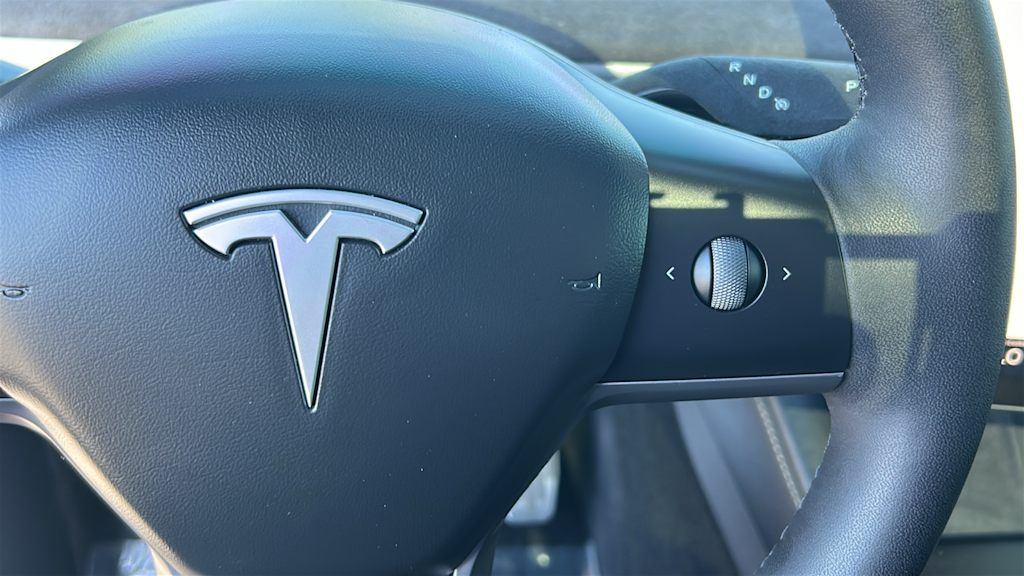 Thumbnail: 2024 Tesla Model Y - 21
