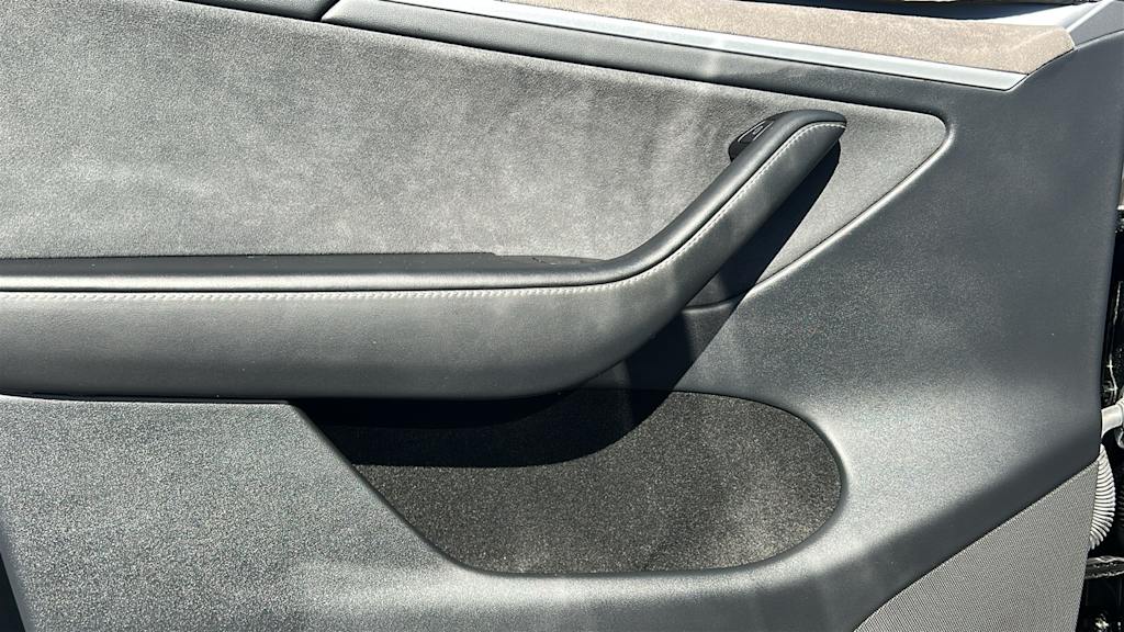 Thumbnail: 2024 Tesla Model Y - 24
