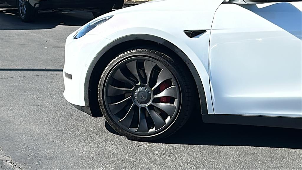 Thumbnail: 2022 Tesla Model Y - 8