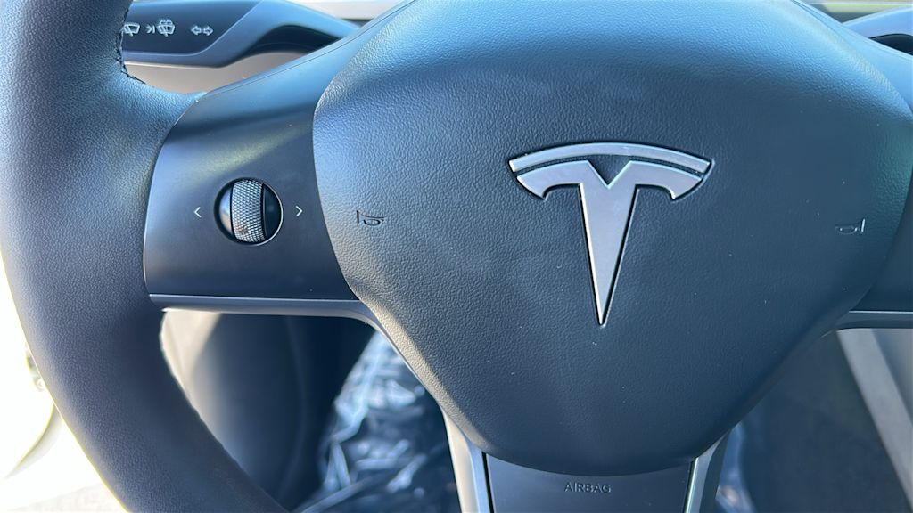 Thumbnail: 2022 Tesla Model Y - 23