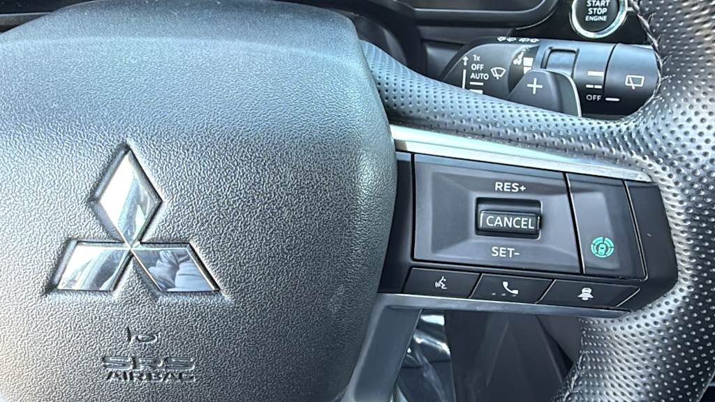 Thumbnail: 2024 Mitsubishi Outlander - 26